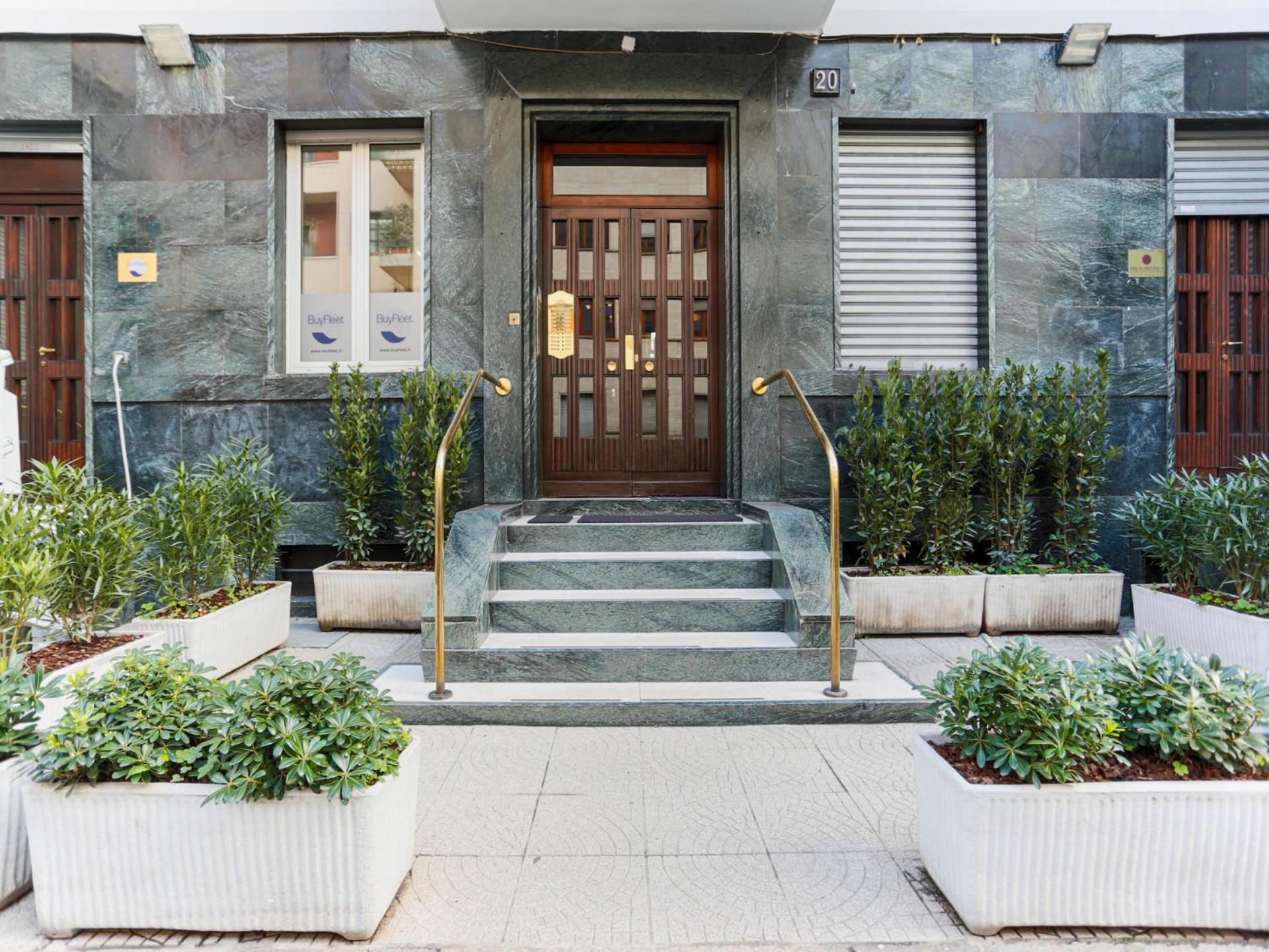 The Best Rent - Bright Two-bedroom In Central Station Area Aparthotel Milano